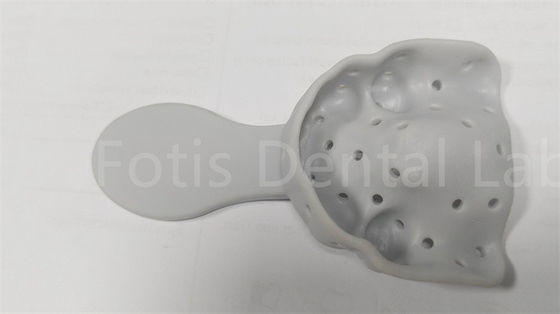 FDA/ISO persetujuan Custom Fit Teeth Bleaching Trays Daya tahan tinggi